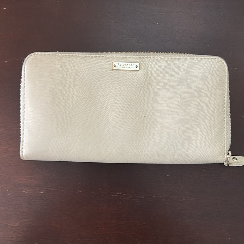Kate Spade ♠️ New York Zip Around Wallet